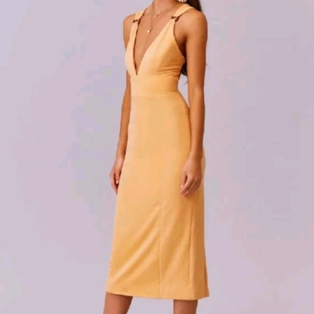 Finders Keepers Effy Midi Dress in Apricot Orange Size Small WITH TAGS